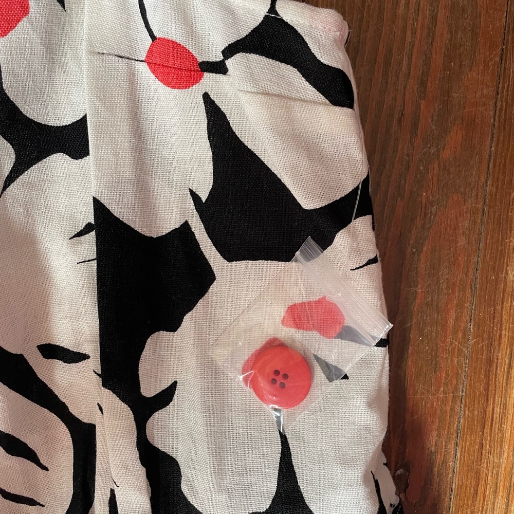 BNWT ModCloth Just Want to Have Sun Surplice Romper - Picture 14 of 14